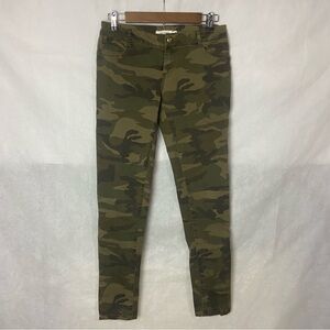 Blu Pepper Green Camouflage Skinny Jeans Size Medium